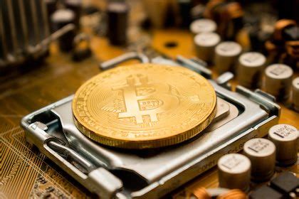 I disagree with the author that bitcoin will replace the dollar in currency status, but, importantly, bitcoin may very well end up in that basket. Bitcoin Vs FIAT Currency 2019 | Can Crypto Currency Replace Cash