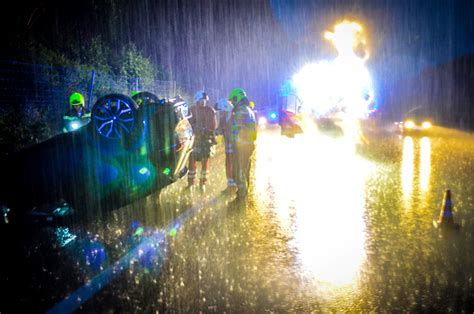 Jun 11, 2021 · kräftige gewitter haben sich auch am freitag über österreich zusammengebraut, am frühen freitagnachmittag kündigten diesmal vor allem im osten. Unfall bei Starkregen: Zeugen fuhren weiter - steiermark ...