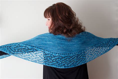 Ravelry Morgaine Pattern By Natalie Servant Shawl Patterns Shawl Crochet Pattern Knit Crochet