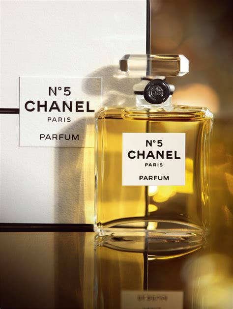 Hands Recommended Fragrance Of The Week Chanel N°5 The Sensual N°5 Hands