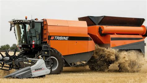 Articulated 27 Tonne Capacity Tribine Combine Harvester Tipped For