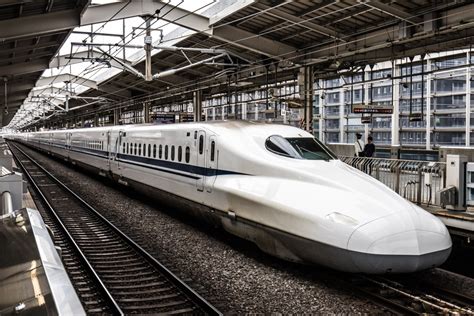Shinkansen Express Japan The Fastest Train In The World 240 To 320 Kmh