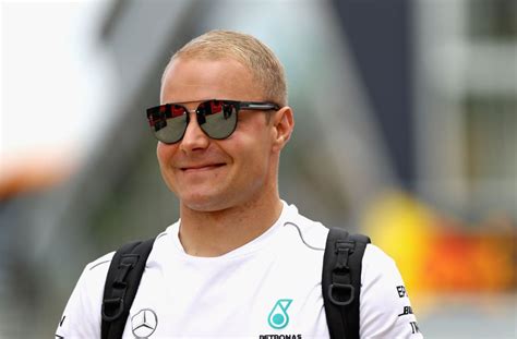 Valtteri bottas began his career racing karts at the age of six. Formel 1: Mercedes verlängert auch mit Valtteri Bottas ...