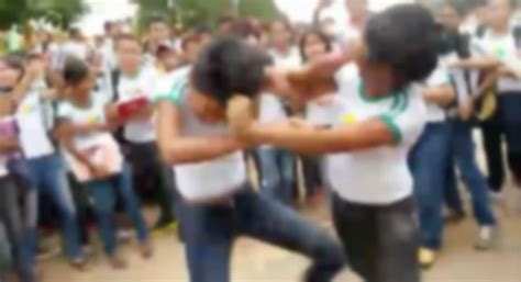 3 De Julho Notícias Estudantes Brigam E Uma Desmaia Na Frente Da