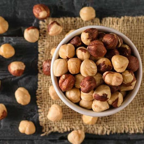 SHELL AND ROASTED HAZELNUTS 200g Pack