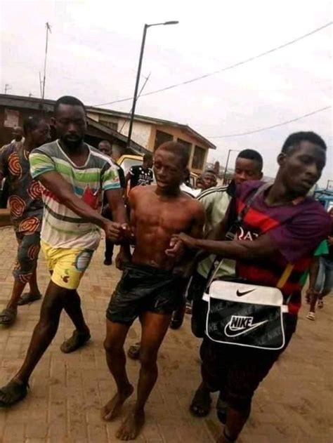 Young Man Caught While Trying To Travel After Committing Crime In Lagos Photos Crime Nigeria