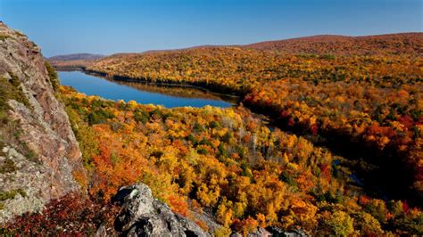 Where To See Fall Foliage In Michigan
