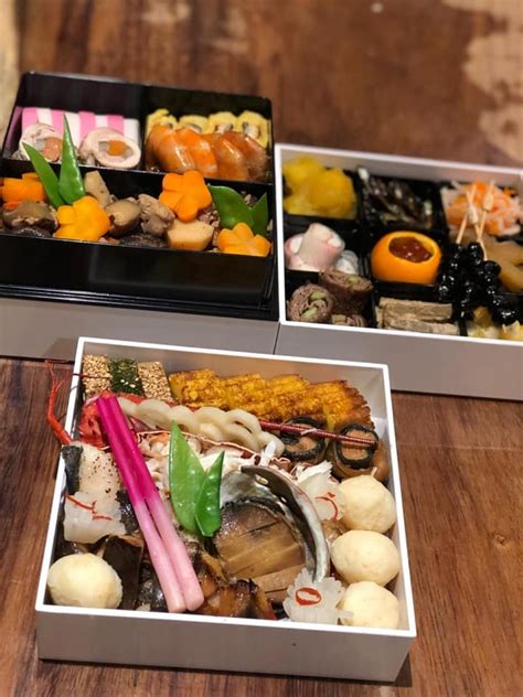 Puedes sustituir el kamaboko por surimi si te resulta difícil encontrarlo o cocinarlo y la cebolleta china por puerro. Comida kaiseki, la expresión elegante y sofisticada de la ...