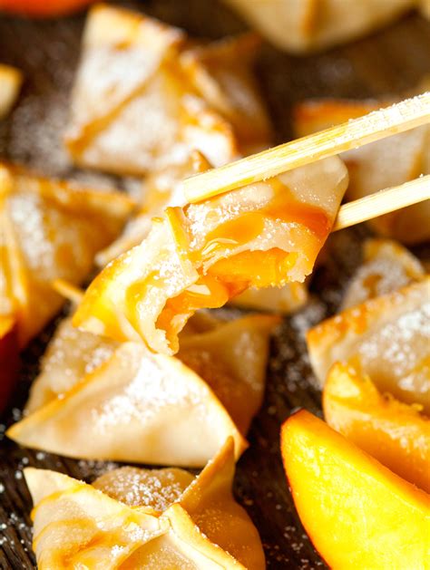 Wontons tend to be a bit crispier than traditional pasteis, but they still taste yummy. Baked Peach Wontons