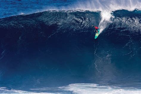 Meet The Big Wave Female Surfers Who Are Making History Hawaii Magazine