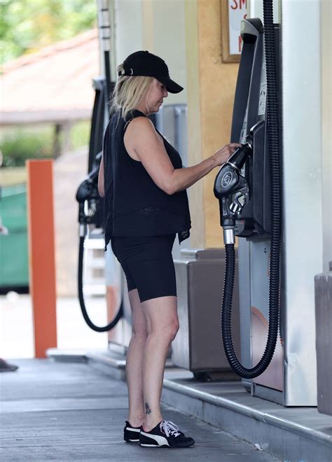 heather locklear at a gas station in los angeles 06 17 2021 hawtcelebs