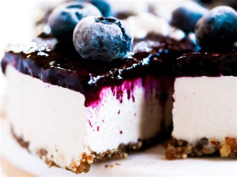 See more ideas about vegan cheesecake, vegan desserts, dessert recipes. Vegan Blueberry Yogurt Cheesecake - Paleo Gluten Free Eats