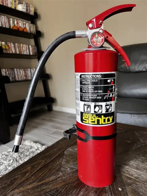 Ansul Sentry Dry Chemical Fire Extinguisher Aa05 5lb 2500 Picclick