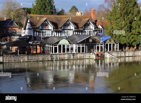 Wallingford, United Kingdom, 7 January 2024. UK Weather - The heavy