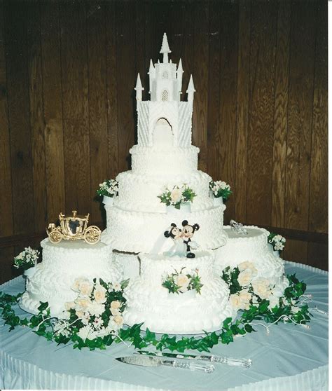 Mickey Mouse Wedding Cake Elegant Designs Cakes By Caroline Pinte