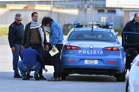 Messina Sbarco Del 25 Aprile La Polizia Di Stato Emette Due Decreti