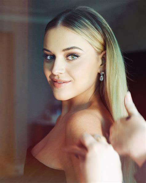Kelsea Ballerini Goes From Wake Up To Wow On Grammy Day And New Music Is