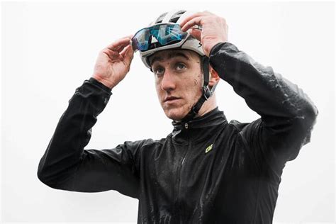 Au classement final, egan bernal précède l'italien damiano caruso et le britannique simon yates. Team Sky's Eddie Dunbar starts new season in French four ...