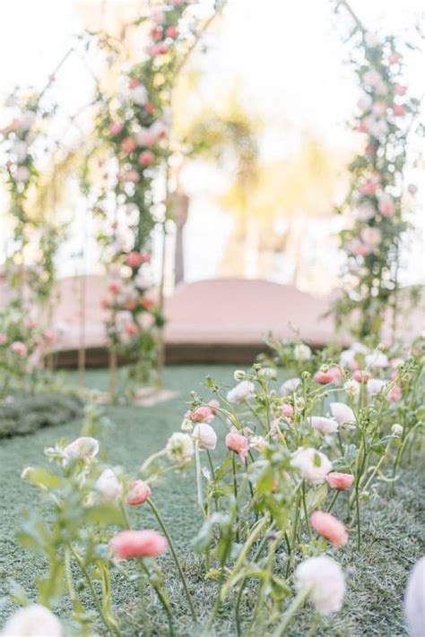 Intimate La Valencia Hotel Wedding Editorial With A Garden Luxe Feel ⋆