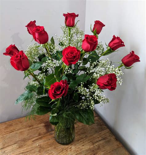 A Dozen Premium Red Roses Long Stem In Londonderry Nh Harrington Flowers