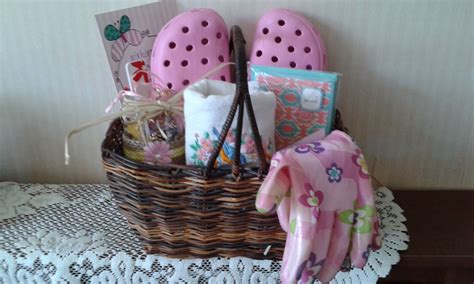 Would make a unique gift for a sisters birthday or christmas. Birthday basket for my sister- in -law | Homemade gift ...