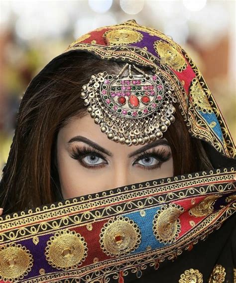 Pin by S𝖆𝖆𝖍𝖎𝖑 𝕽𝖆𝖏𝖕𝖚𝖙 on Most Beautiful Girls pics Black and silver eye makeup Persian women