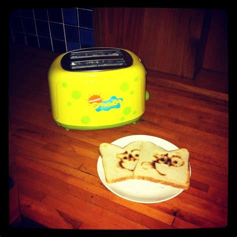 Spongebob Squarepants Toaster That Imprints His Face Into The Toast