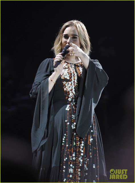 Adele Celebrates Pride At Glastonbury Festival 2016 Photo 3692220 Adele Pictures Just Jared