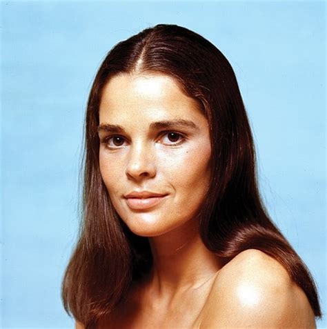 40 Beautiful Portrait Photos Of Ali Macgraw In The 1960s And Early ’70s ~ Vintage Everyday