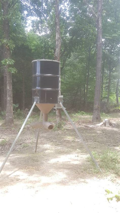 This is my diy tutorial how i make my high capacity deer feeder (55 gallons) for approximatelly 100$ candian dollars. Homemade Deer Feeder Legs - Home Design