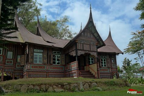 Rumah Gadang Minangkabau | Pesona Indonesia