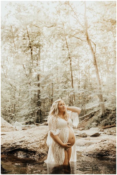 Creek Maternity Portraits At Media Delaware County Photographer