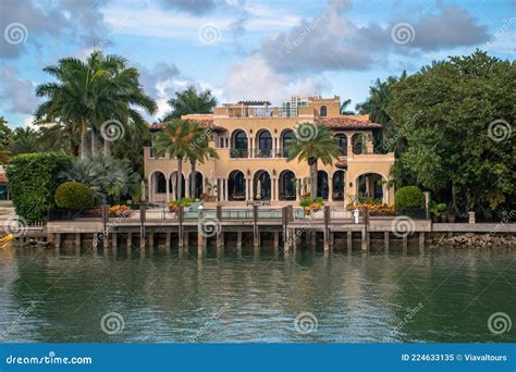 Beautiful Mansion On Star Island 5 Editorial Image Image Of Cruising