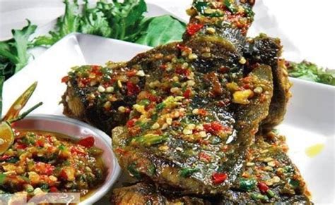 Saltwater catfish is known as ikan sembilang in malaysia, brunei and indonesia. Ikan Sembilang Masak Berlada | Recipe | Asian recipes ...