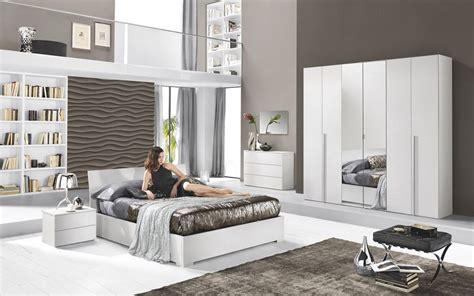 Raccoglie tutte le nuove proposte di arredo casa che stanno riscuotendo un grande mondo convenienza: Mondo convenienza: 15 camere da letto moderne, adesso con ...