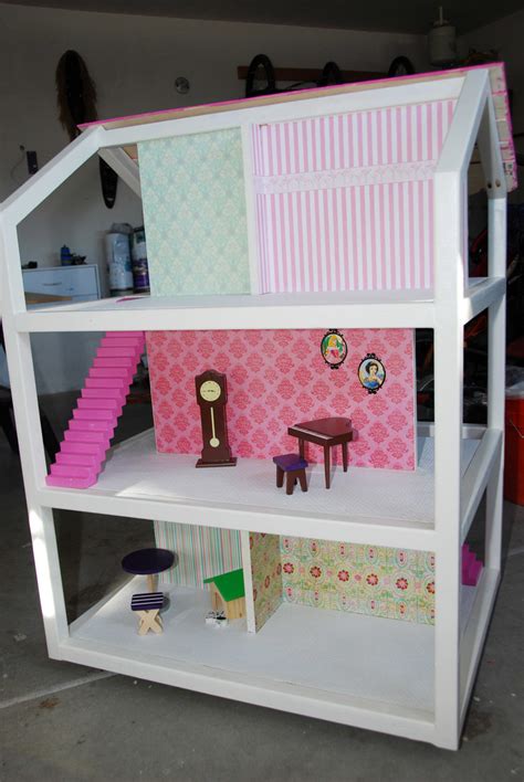 Our first diy dollhouse, built by ana white , is truly a kid's another amazing design for a diy dollhouse is this one, handcrafted by young house love , for their. DIY KidKraft Chic Dollhouse | Ana White