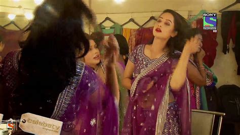 Sexy Celebs World Ansha Sayed AKA Purvi Of CID Showing Hot Sexy Navel In Transparent Saree