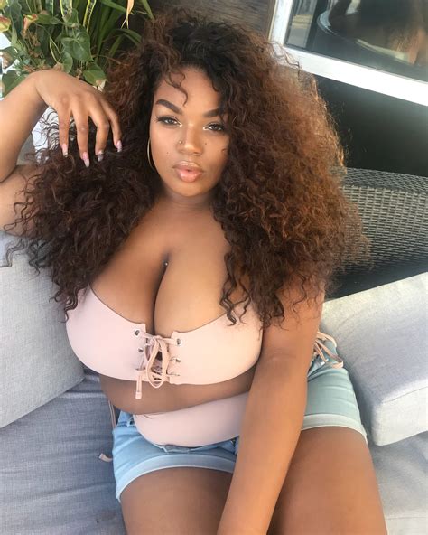 List Pictures Images Of Curvy Models Completed