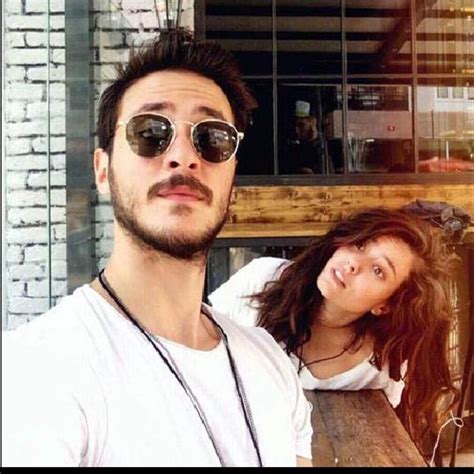 Tabii ki de pelin'in, pardon anıl'ın, pardon pelin'in. En Tatlı Ünlü Çift Pelin Akil - Anıl Altan - KizlarSoruyor