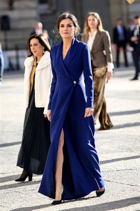 La Reina Letizia Lleva Un Vestido En Color Classic Blue Vogue