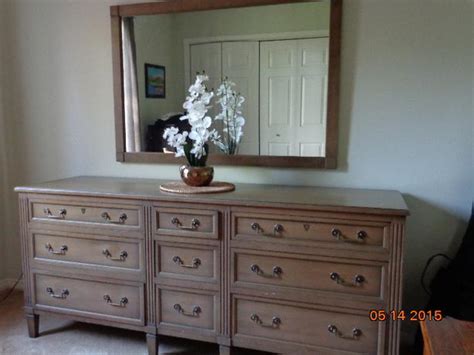 Browse thousands of designer pieces and make an offer today! Heritage Henredon Bedroom Set Outside Ottawa/Gatineau Area, Ottawa