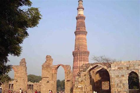 Top 25 Historical Monuments Of India