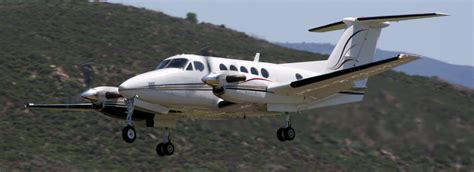 Design work began in october 1970, and the type's first flight took place on 27 october, 1972. Beechcraft King Air 200 - Sentient