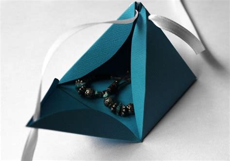Savesave the complete book of origami.pdf for later. Schachtel basteln: Ideen und Vorlagen für Geschenkbox ...