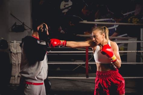 9 Reasons To Include Kickboxing In Your Fitness Routine