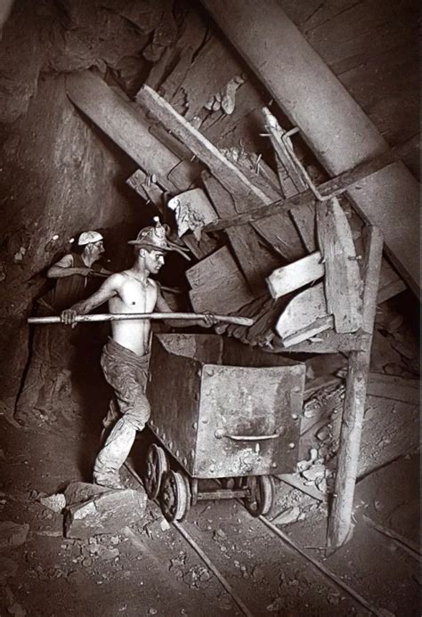 Rare Flash Photography Shows Cornish Miners In The S Toiling Deep