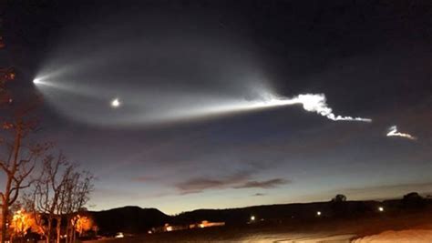 Spacex Rocket Launch Lights Up Southern California Sky Abc7 Chicago
