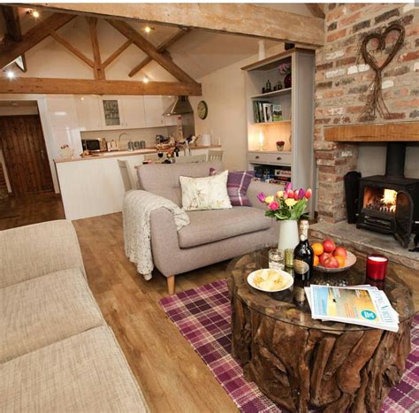 Cottage inspiration. | Cottage living rooms, Country cottage living