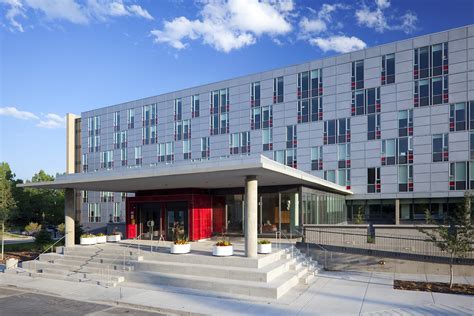 Yamnuska Hall Student Residence At University Of Calgary Itc
