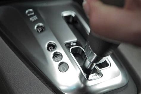 9 Steps To Drive Stick Shift In Manual Transmission Cars